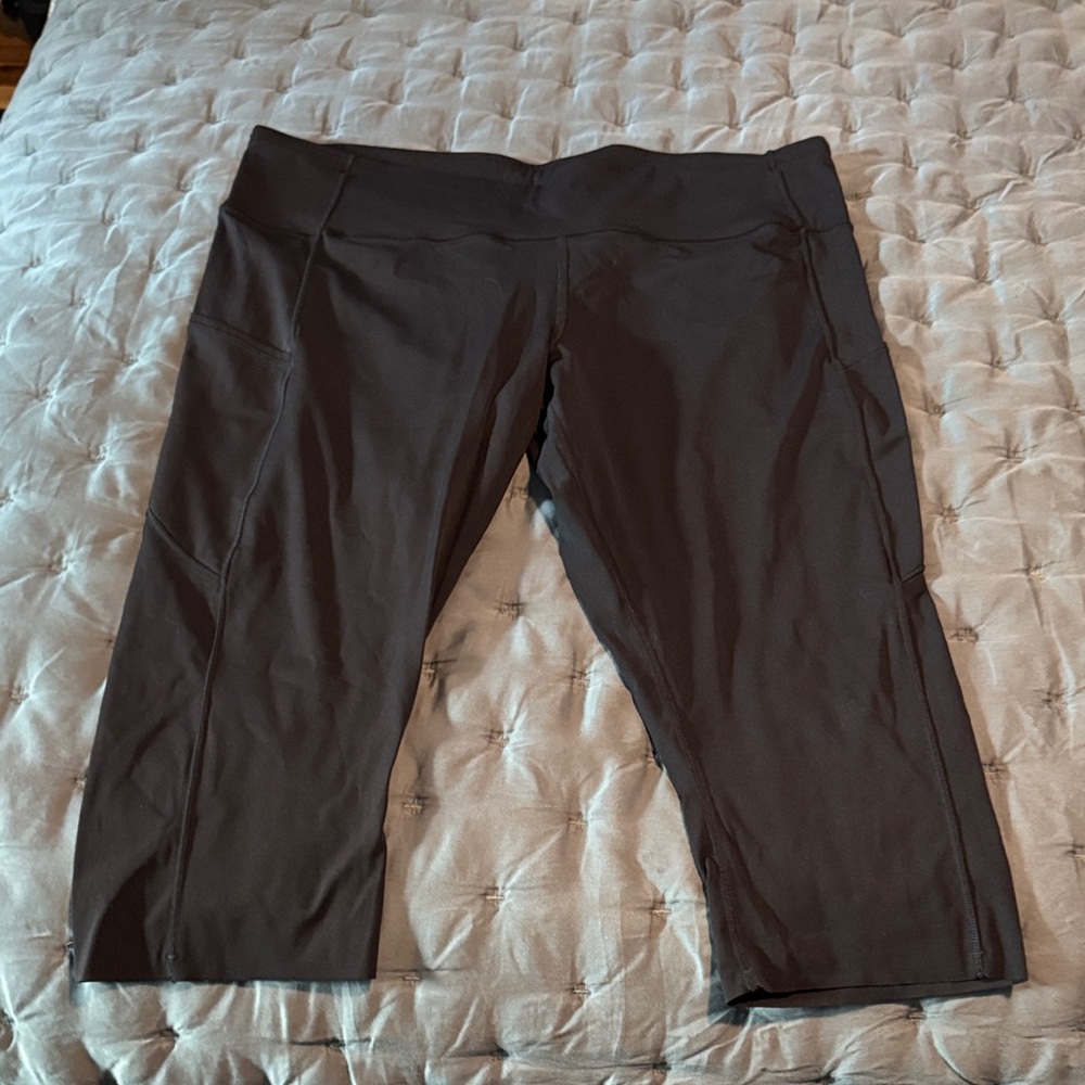 lululemon athletica Black Leggings Mid-calf